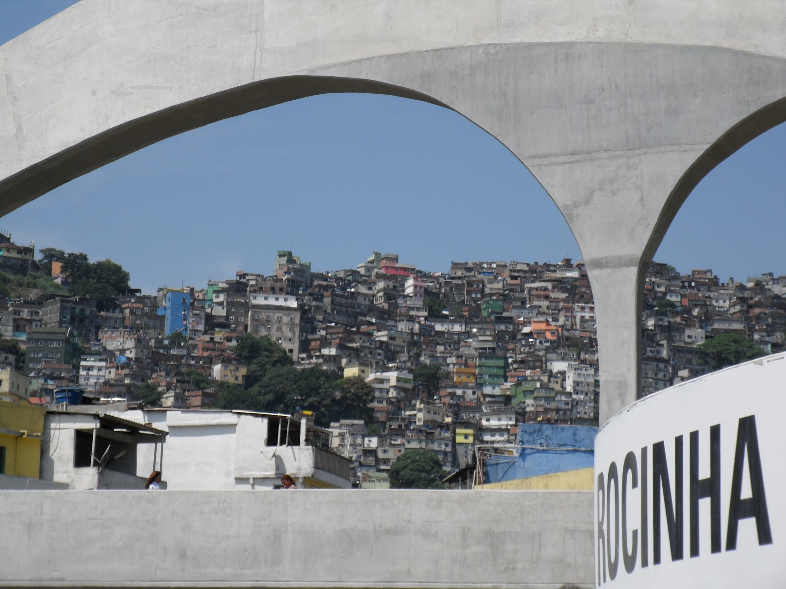 A passarela da Rocinha, no Rio de Janeiro. Foto: Divulgação.