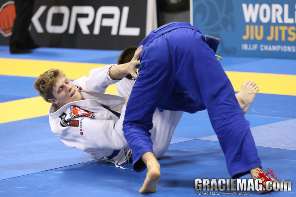 Final do absoluto azul, no Mundial de Jiu-Jitsu 2014. Foto: Ivan Trindade/ GRACIEMAG