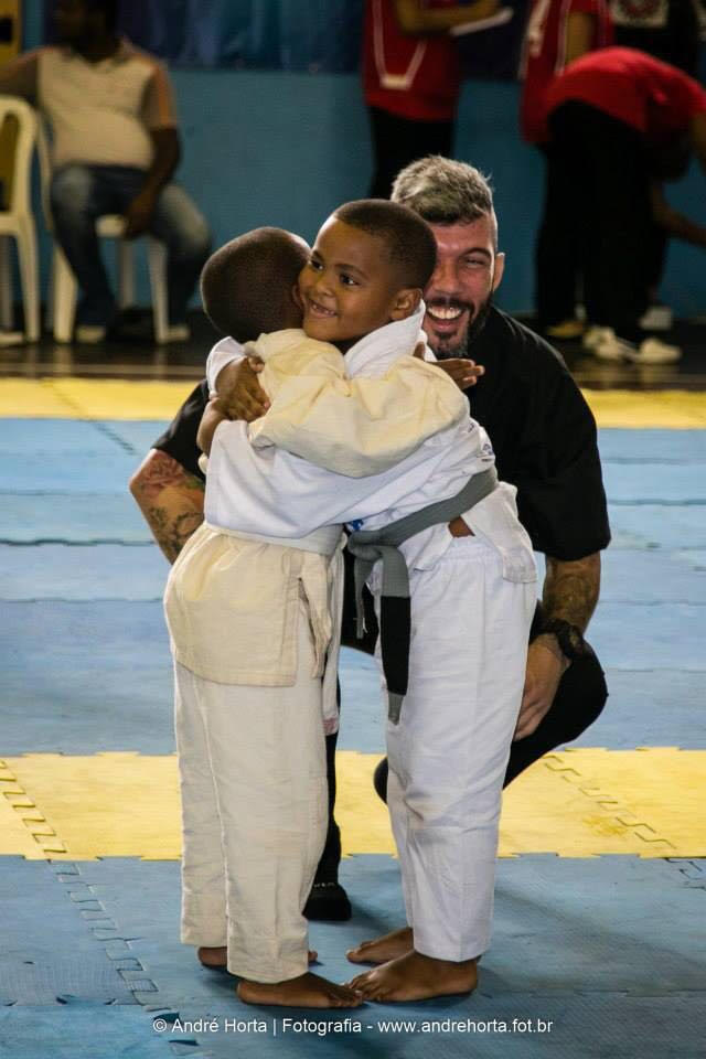 Espirito esportivo no Jiu Jitsu entre criancas Foto Divulgacao