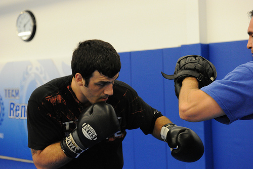 No treino de boxe com Mark Henry, o filho de Rolls Gracie afia os punhos. Foto: Luca Atalla.