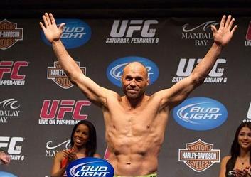 UFC 109: Couture and Sonnen win