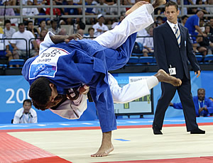 Atletas brasileiros do judô e luta olímpica fazem intercâmbio no Japão