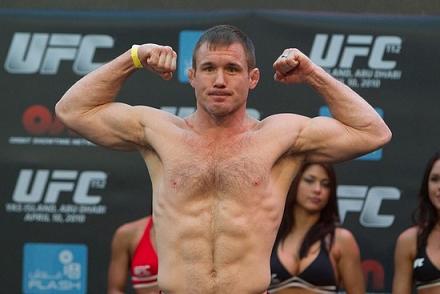 Lenda do UFC, Matt Hughes já treina Jiu-Jitsu no hospital 2 meses após acidente