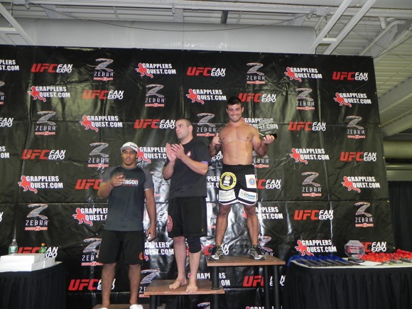 Demente UFC Fan Expo 2010 podio