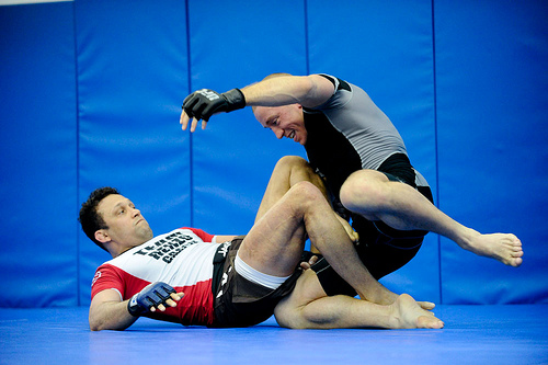 Renzo treinando com Georges St. Pierre. Foto: Luca Atalla/2010