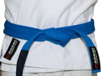 Do you know how to tie your belt?