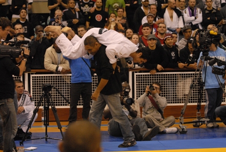 No dia dos pais, o companheirismo entre Rickson e Kron