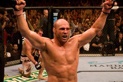 Unmindful of provocations, Couture envisions fight with Anderson