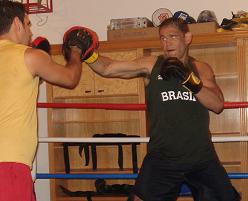 Minotouro works on his striking. Photo: Carlos Ozorio