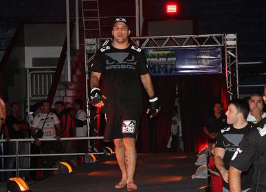 “Bad Boy” targets unprecedented third roosterweight title