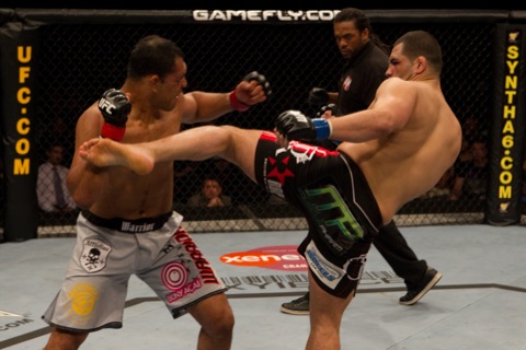 On his way to No-Gi Worlds, Milton Vieira takes MMA break