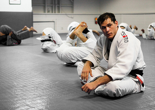 O adversário frustrou a raspagem? Roger Gracie ensina contra-ataque na kimura