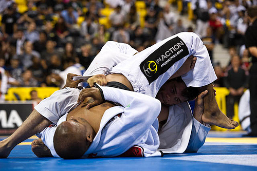 Confrontos definidos garantem domingo de emoções