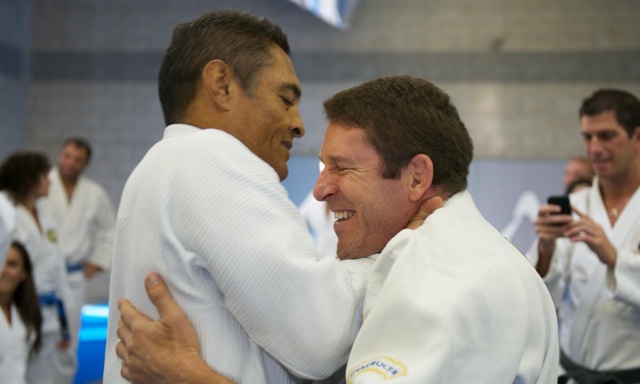 Orgulhoso, Rickson Gracie exalta o filho Kron: Maior vitória da