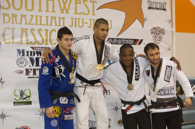 Relembre JT vs Caio Terra e lute no Arizona