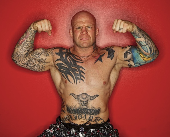Jeff Monson exibe as tatuagens. Foto: Divulgação