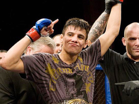 Learn a plastic submission from Miguel Torres