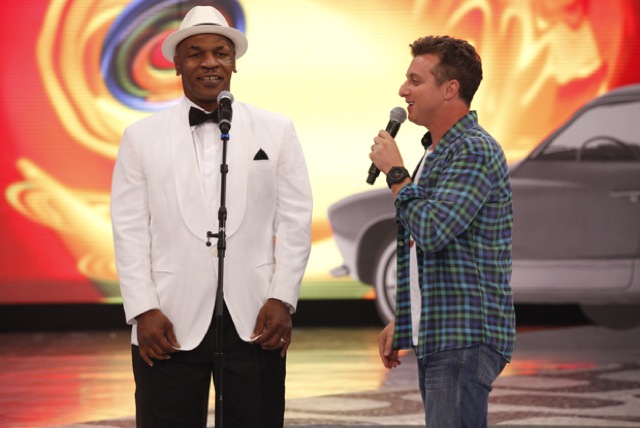 Mike Tyson sings bossa nova in Rio