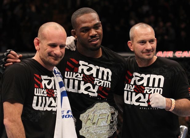 Jones arranha português para mandar recado a Lyoto