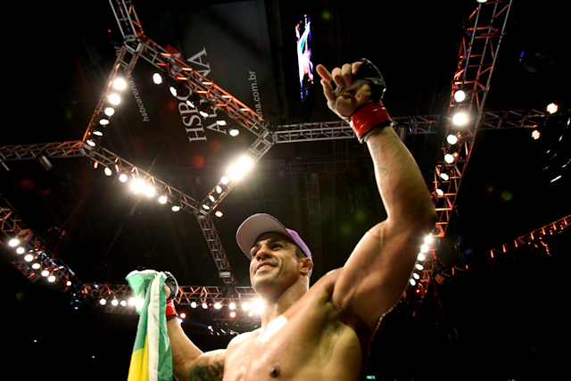 Com Jiu-Jitsu afiado, Vitor Belfort mostrou quem é o dono do pedaço no UFC Rio