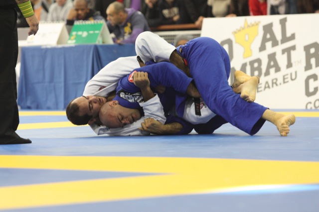 O campeão Bernardo Faria contra Lucio Lagarto, na final do Europeu de Jiu-Jitsu. Foto por Raphael Nogueira, GRACIEMAG.