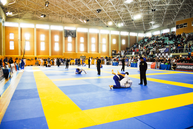 Imagem panorâmica do ginásio Casal Vistoso durante o Europeu de Jiu-Jitsu 2011. Foto por Ivan Tridade.