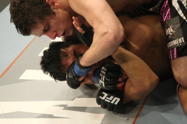 Jim Hettes: Jiu-Jitsu de gente grande no UFC 141.