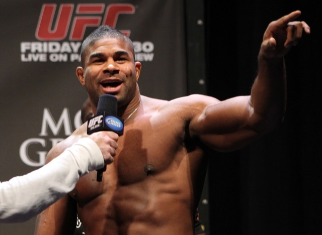 Overeem ainda na vibração pela estreia bem-sucedida no UFC, sem Jiu-Jitsu. Agora é Cigano. Foto: UFC