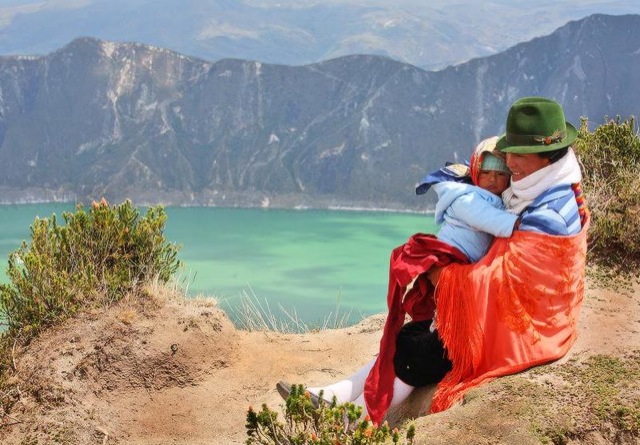 Paisagem no Equador com habitantes locais: terra do Jiu-Jitsu. Foto Divulgacao