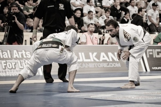 Samuel Braga nem pisca antes de luta entre os plumas no Mundial de Jiu-Jitsu 2009. Foto por Regis Chen