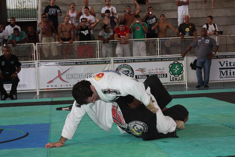 Adriano rallied back and beat Vitor Henrique. Photo: Carlos Ozório.