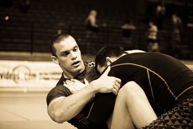 Cristiano Titi em ação, rumo ao título do Nacional Americano de Jiu-Jitsu Sem Kimono, em 2009. Foto: Arquivos GRACIEMAG.