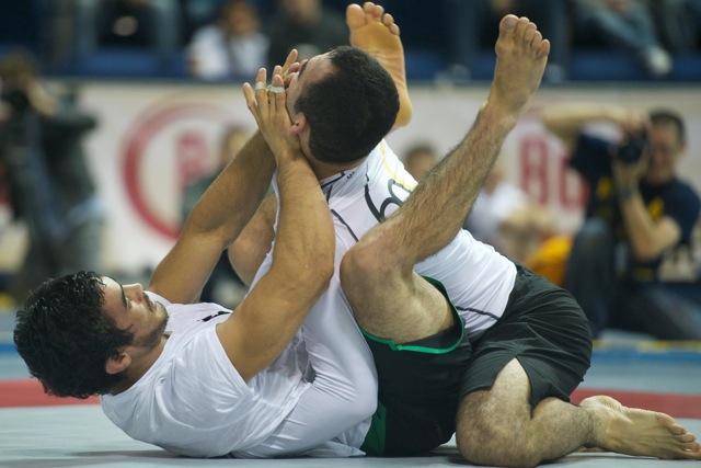 Kron Gracie contra Marcelo Garcia no ADCC 2011. Foto: John Lamonica/GRACIEMAG.