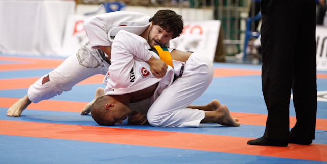 Tarsis Humphreys em ação no Jiu-Jitsu, em Gramado. Foto: Ivan Trindade/GRACIEMAG.com.