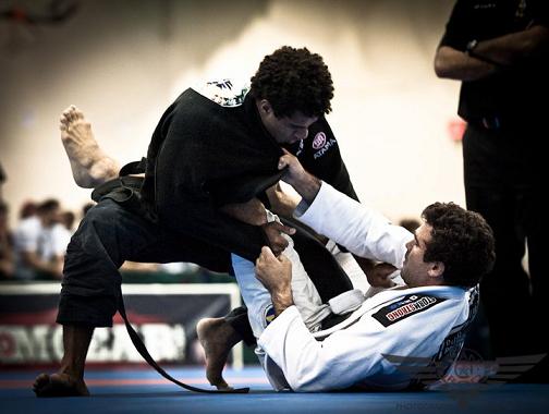Vitor Henrique joga por cima no Jiu-Jitsu Foto por Dan Rod