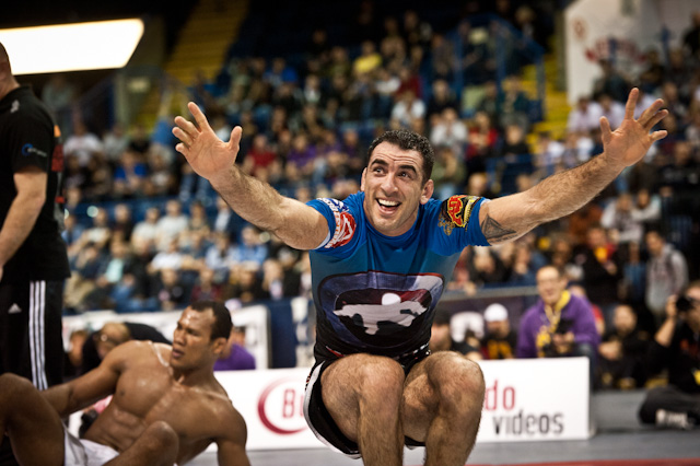 Braulio Estima celebra vitória na superluta do ADCC 2011. Foto: Dan Rod