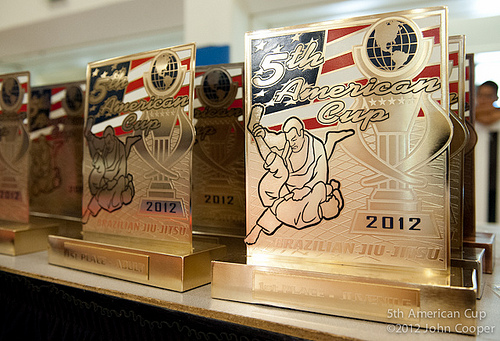A mesa de troféus da American Cup 2012. Foto: John Cooper.