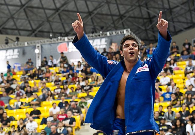 Vencer o absoluto marrom no Mundial é tão duro quanto vencer na preta?