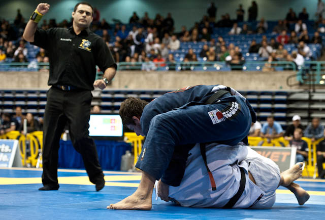 BJJ Worlds 2012 poll: who wins the absolute, and how?