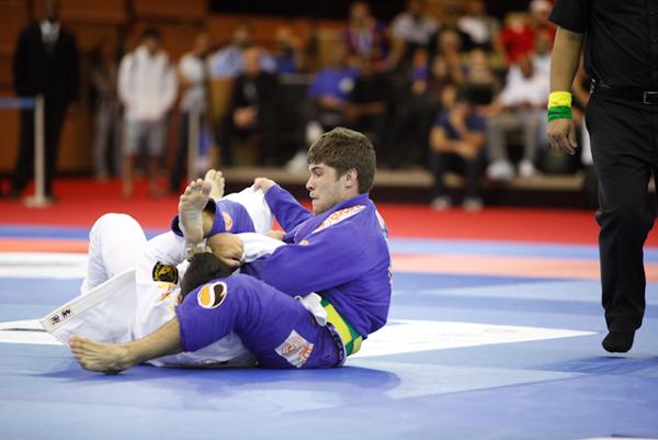 Para raspar ou finalizar, é preciso sincronizar os movimentos