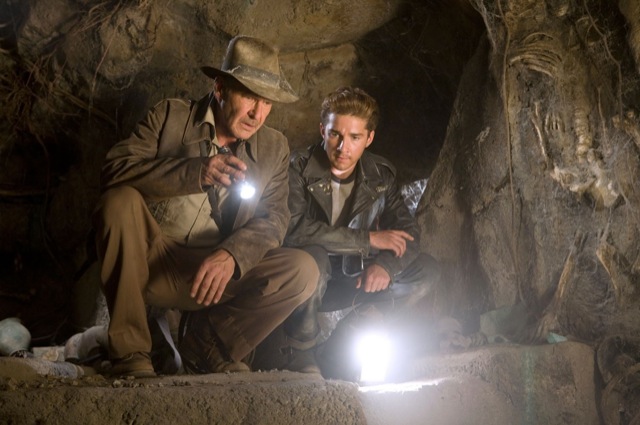 Harrison Ford no papel do ídolo Indiana Jones, no último filme da série: o astro de Hollywood completa 70 anos hoje. Foto: Divulgação.