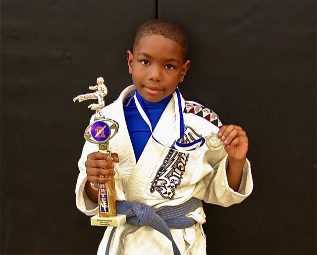 Quinten Logan com mais uma medalha