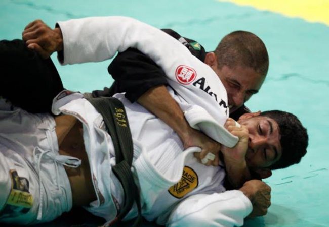 Campeão “até pegar”, Richard Flood ensina você a finalizar