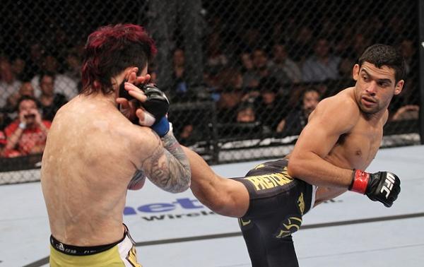 Canal Combate reprisa vitórias de Renan Barão no UFC