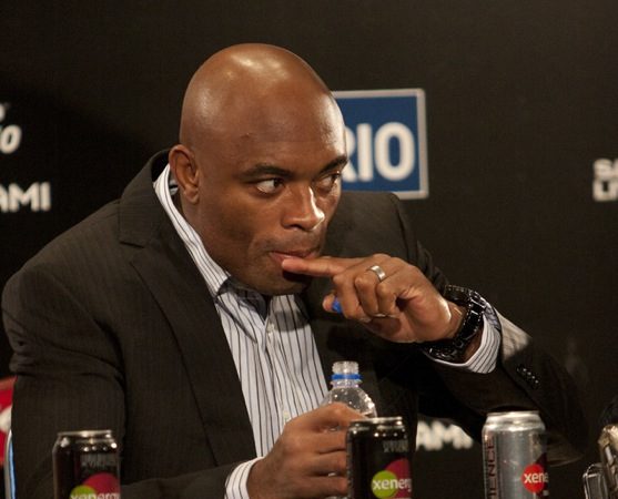 Video: Clever Jiu-Jitsu means not letting them catch your wrist, says Anderson Silva
