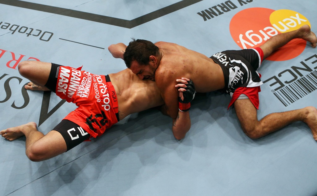 Pesar o corpo foi o segredo de Rani para finalizar / Foto: Divulgação/UFC.