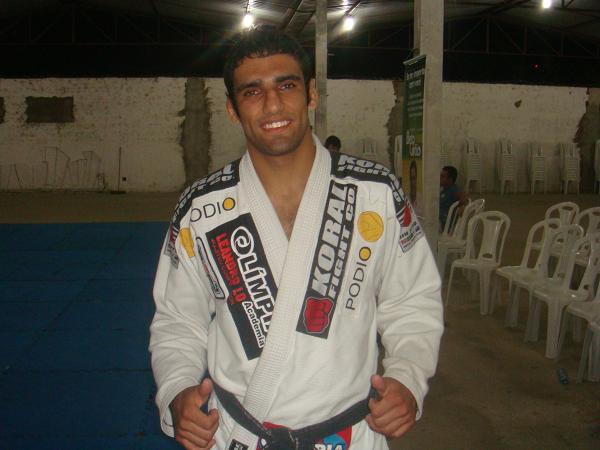 Learn one of Leandro Lo’s favorite Jiu-Jitsu sweeps