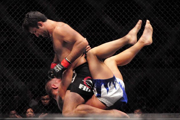 Rolles Gracie domina da montada alta no One FC