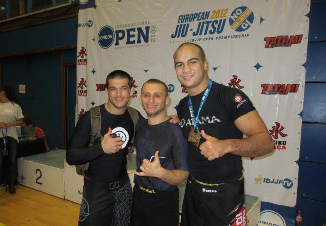 Faria (à direita), na foto com Langhi, foi o campeão absoluto do Europeu No-Gi