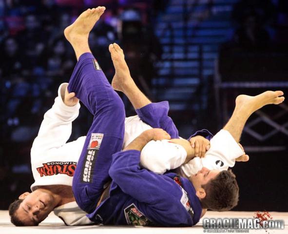 Marcus "Bochecha" tenta aplicar um leglock em Roger Gracie, pelo Metamoris Pro. Foto: Ivan Trindade/ GRACIEMAG